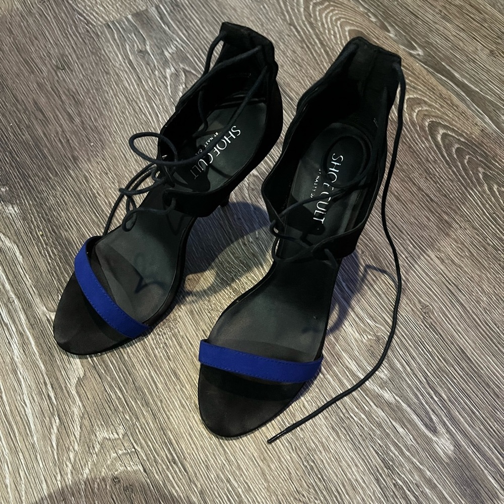 Shoes - Picture 3 of 8